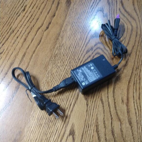HP 0957-2385 Power Adapter 1010 1510 1512 2540 2541 2542 2544 2544 2545 2548 262 - Picture 1 of 9